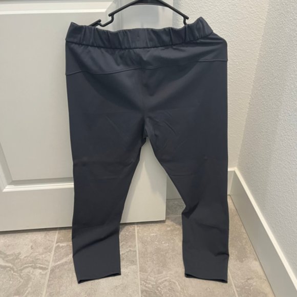 Lululemon On The Fly 7/8 Pant - Blue Tied Size 6 - Picture 4 of 5